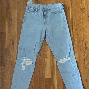 Light Wash Levi’s jeans